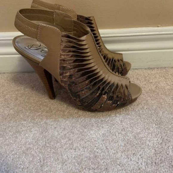 Fergie Animal Print Peep Toe Heels - Size 7 - Picture 1 of 5